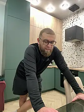 Bear bear  online show from 02/23/25, 04:13