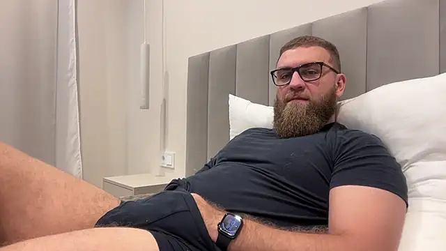 Bear bear  online show from 11/10/25, 11:09