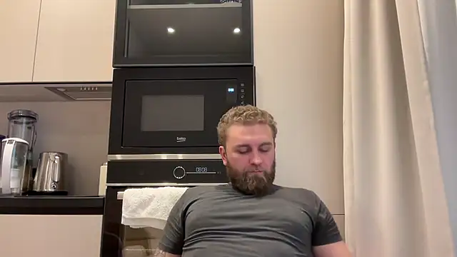 Bear bear  online show from 03/18/26, 02:42