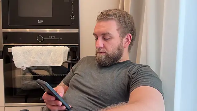 Bear bear  online show from 04/08/26, 09:42