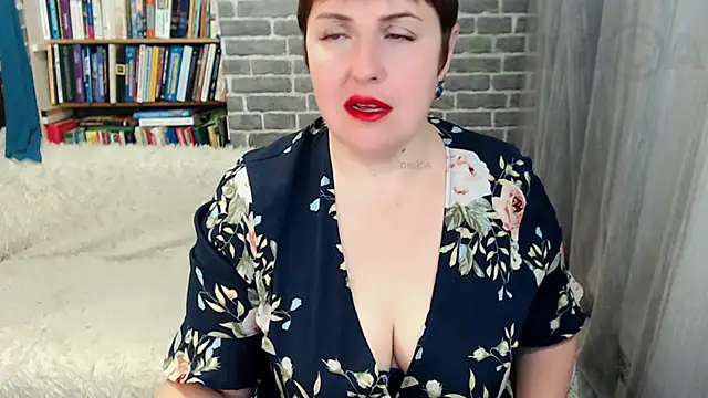 Rainbow lady online show from 11/20/25, 04:01