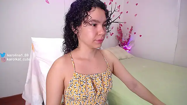 Karolina 1 online show from 11/07/25, 01:11