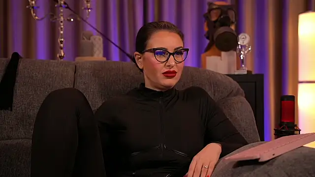 kelly kent online show from 01/31/25, 01:33