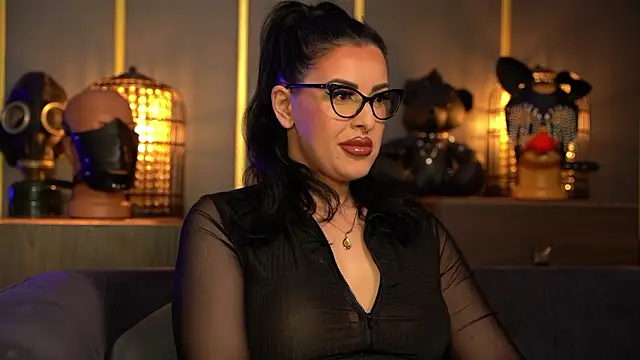 Snapshot of kelly_kent chatting on 02/17/26, 12:18 kelly kent online show from 02/17/26, 12:18