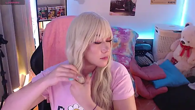 Emmy Ruiz online show from 04/11/26, 02:49