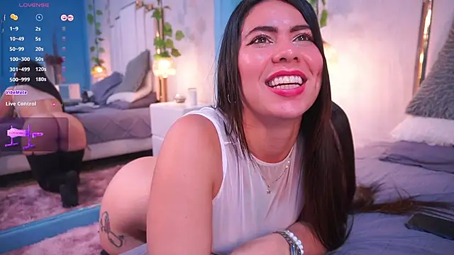 Snapshot of lara_giraldo chatting on 01/12/25, 07:00 lara giraldo online show from 01/12/25, 07:00