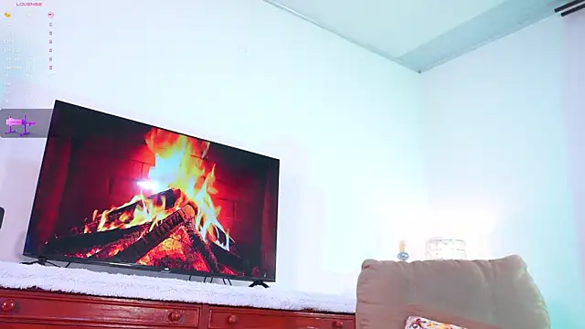 Snapshot of lara_giraldo chatting on 10/08/25, 12:52 lara giraldo online show from 10/08/25, 12:52