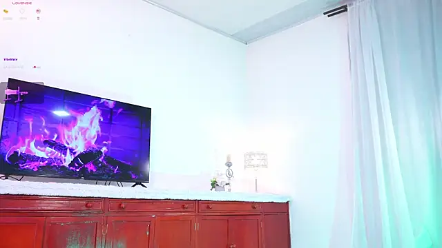 Snapshot of lara_giraldo chatting on 10/08/25, 11:24 lara giraldo online show from 10/08/25, 11:24