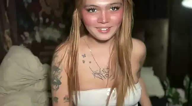 Snapshot of Claire_Brooke chatting on 02/06/25, 06:35 Claire Brooke online show from 02/06/25, 06:35