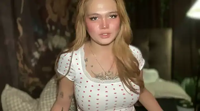 Snapshot of Claire_Brooke chatting on 02/15/25, 07:06 Claire Brooke online show from 02/15/25, 07:06