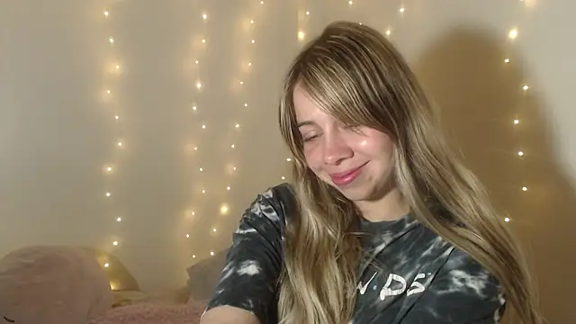 SweetSofty online show from 03/18/26, 10:24