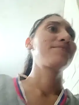 Snapshot of valeriaswang_Lucas chatting on 09/17/25, 10:55 valeriaswang Lucas online show from 09/17/25, 10:55