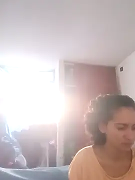 Snapshot of valeriaswang_Lucas chatting on 10/15/25, 01:00 valeriaswang Lucas online show from 10/15/25, 01:00