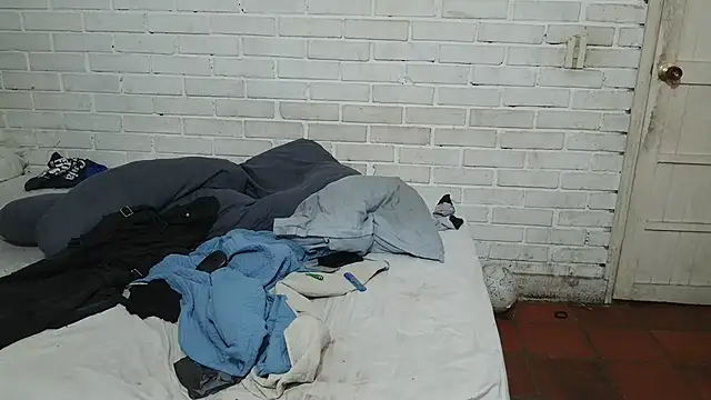 Snapshot of valeriaswang_Lucas chatting on 12/05/25, 08:38 valeriaswang Lucas online show from 12/05/25, 08:38