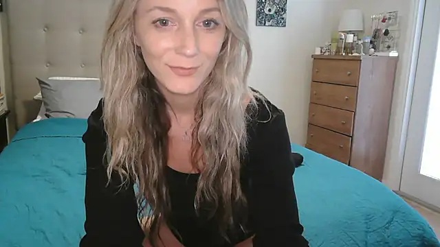 Heyitsmee33 online show from 09/23/25, 06:11