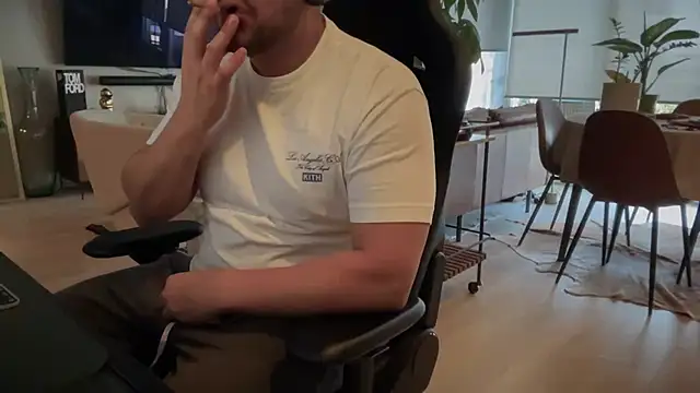 HungandThickLatin online show from 03/17/25, 03:18