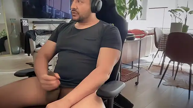 HungandThickLatin online show from 03/20/25, 11:45