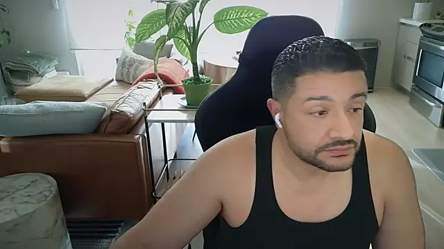 HungandThickLatin online show from 11/01/25, 12:01