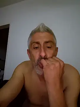 Snapshot of DildoG45 chatting on 04/26/26, 09:12 DildoG45 online show from 04/26/26, 09:12