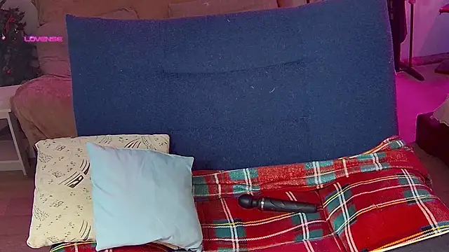 Snapshot of cutenessa chatting on 01/05/25, 05:20 cutenessa online show from 01/05/25, 05:20