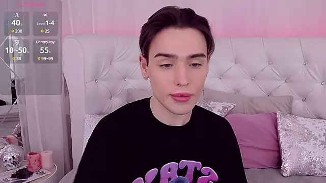 Snapshot of RobbyCharming chatting on 01/15/25, 07:44 RobbyCharming online show from 01/15/25, 07:44