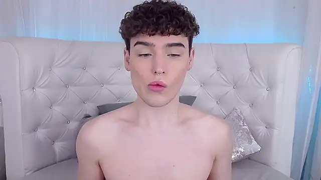 RobbyCharming online show from 11/07/25, 04:01