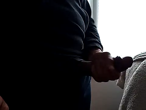 Snapshot of Malcomvs97 chatting on 02/14/26, 02:47 Malcomvs97 online show from 02/14/26, 02:47