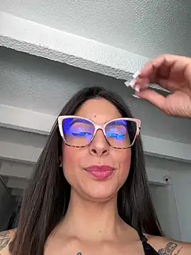 charlotte stevenss  online show from 01/17/25, 04:04