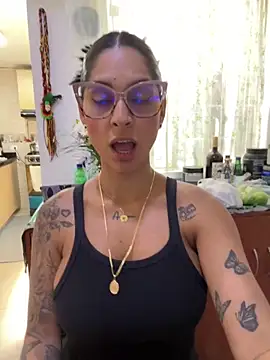 charlotte stevenss  online show from 03/05/25, 05:18