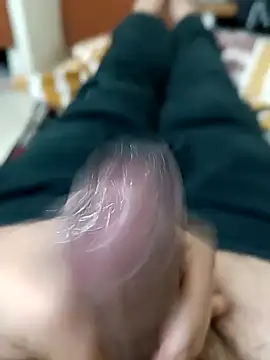 Snapshot of wrong_man25 chatting on 12/24/24, 06:44 wrong man25 online show from 12/24/24, 06:44