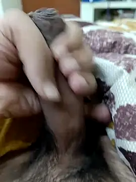 Snapshot of wrong_man25 chatting on 12/15/25, 11:09 wrong man25 online show from 12/15/25, 11:09