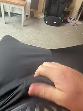 Snapshot of Averagematt1991 chatting on 10/03/25, 10:23 Averagematt1991 online show from 10/03/25, 10:23