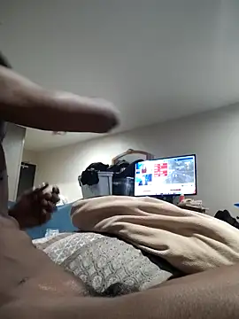 Snapshot of mayywetter chatting on 03/04/25, 10:57 mayywetter online show from 03/04/25, 10:57