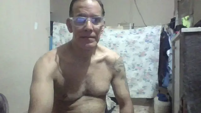 Snapshot of CaptainFox chatting on 06/26/26, 12:15 CaptainFox online show from 06/26/26, 12:15