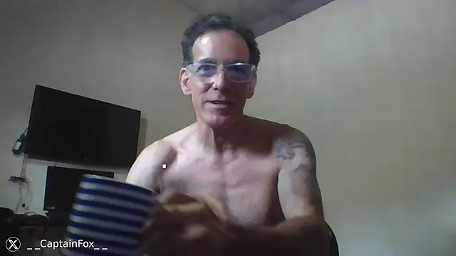 Snapshot of CaptainFox chatting on 08/04/26, 02:30 CaptainFox online show from 08/04/26, 02:30