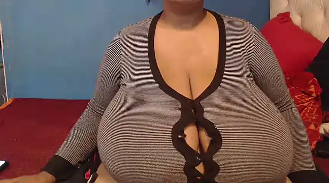 CUTEFIRMMELONSS online show from 03/11/25, 12:28