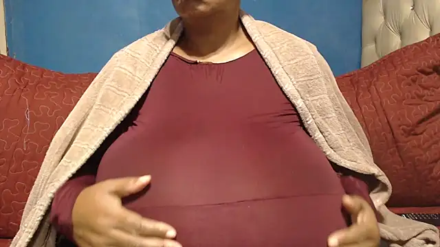 CUTEFIRMMELONSS online show from 05/23/26, 03:23