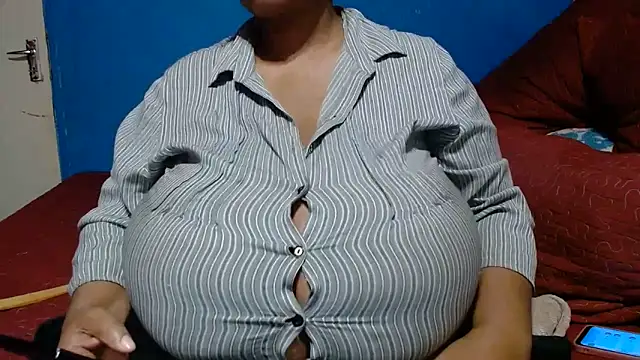 CUTEFIRMMELONSS online show from 06/07/26, 06:44