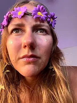 Snapshot of jasminedaze888 chatting on 10/27/25, 10:36 jasminedaze888 online show from 10/27/25, 10:36