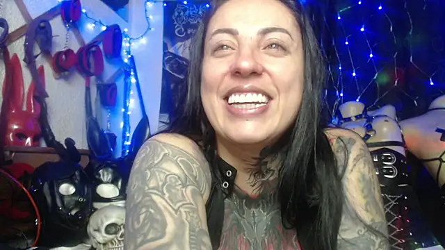 Snapshot of Astartexxx chatting on 11/20/25, 12:44 Astartexxx online show from 11/20/25, 12:44