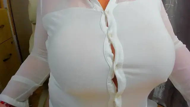 Snapshot of 77Sambuca77 chatting on 10/15/25, 07:52 77Sambuca77 online show from 10/15/25, 07:52