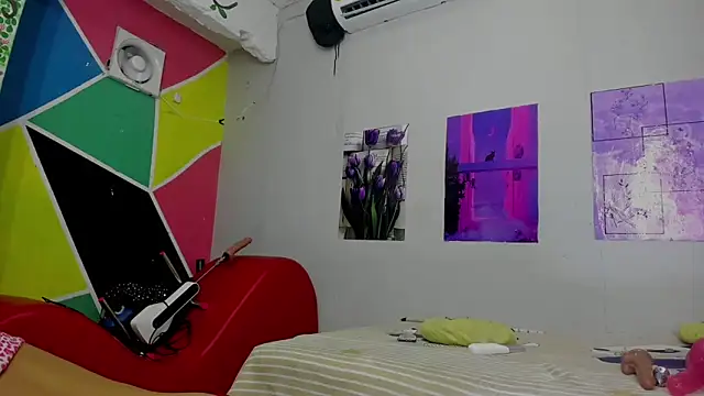 MarianaManzur online show from 02/18/25, 02:38