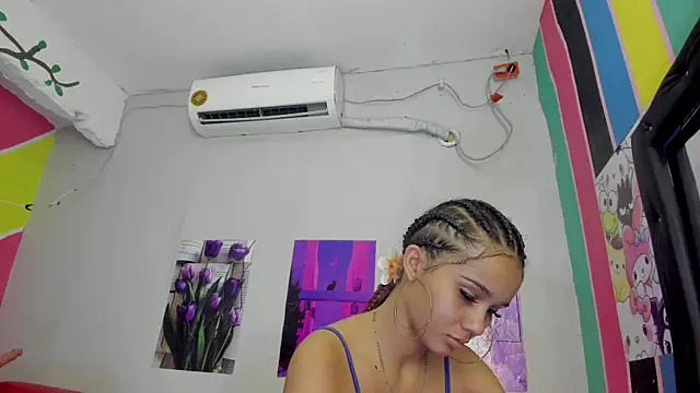 MarianaManzur online show from 03/10/25, 01:32