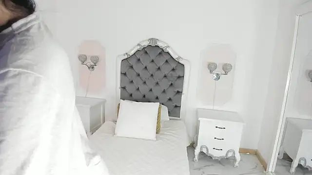 Valentina Ross  online show from 03/14/26, 12:10