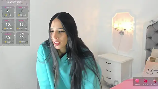 Valentina Ross  online show from 04/17/26, 12:19