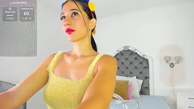 Valentina Ross  online show from 07/07/26, 11:58