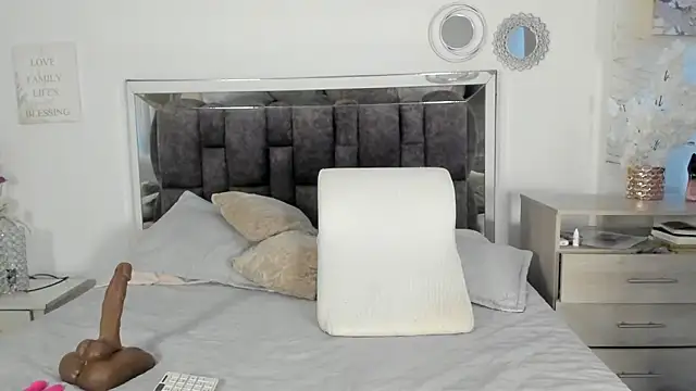 Snapshot of MilfClarett chatting on 02/21/26, 11:17 MilfClarett online show from 02/21/26, 11:17