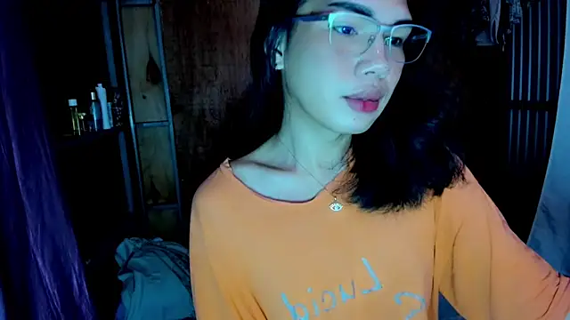 Snapshot of mav1s_ chatting on 12/15/25, 12:59 mav1s online show from 12/15/25, 12:59