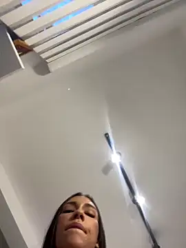 EllaSanz  online show from 01/08/25, 10:27