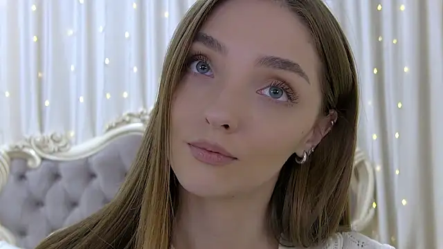 Snapshot of VirginieCruz chatting on 02/10/25, 04:41 VirginieCruz online show from 02/10/25, 04:41